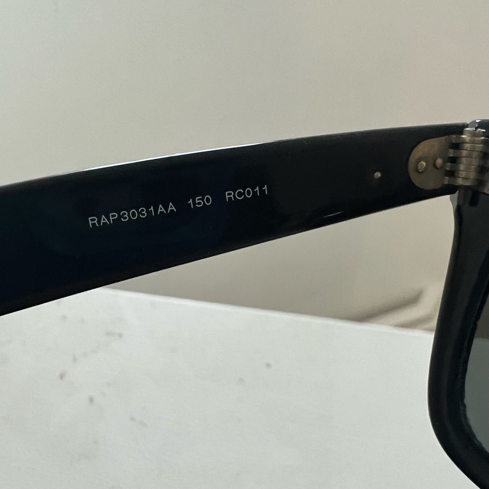 Ray-Ban Original Wayfarer Classic Sunglasses - Picture 6 of 9